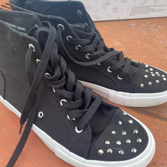 Torrid Shoes - Picture 2 of 3